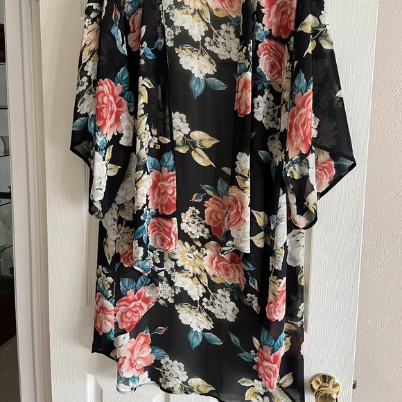 Sheer Floral Kimono - Picture 4 of 5